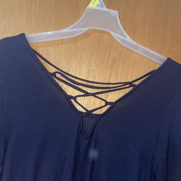 •PINK ROSE• STRAPPY BACK CRISS CROSS BACK NAVY BLOUSE IN SIZE MEDIUM - Picture 4 of 5